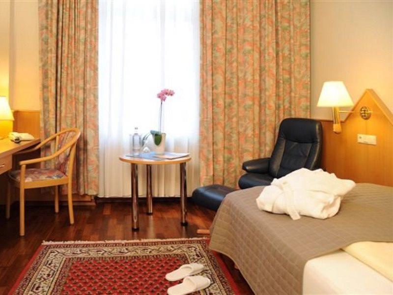 Komfort Hotel Am Kurpark Bad Homburg vor der Hoehe Exterior photo